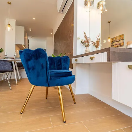 Deluxe Diadora With Sea View Appartamento