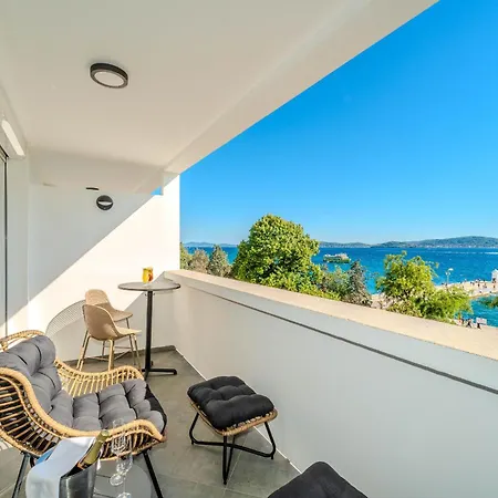 Deluxe Diadora With Sea View