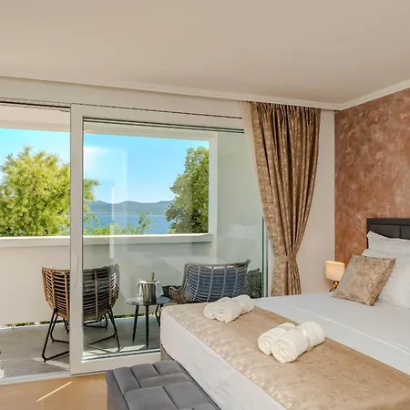 Deluxe Diadora With Sea View Appartement *